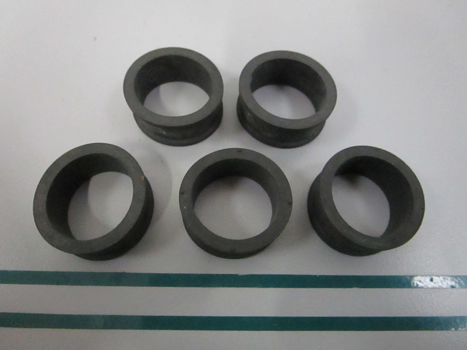 NEW OEM (LOT OF 5) 321692 0321692 OMC Johnson Evinrude Grommet 0810