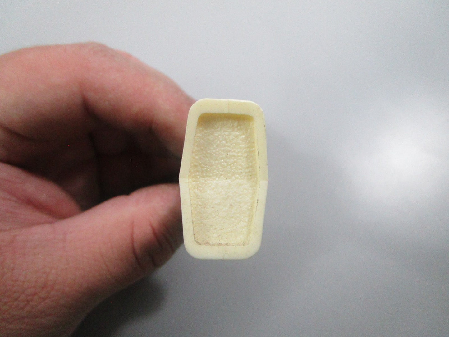 NEW OEM 205280 0205280 OMC Johnson Evinrude Choke Knob 0810