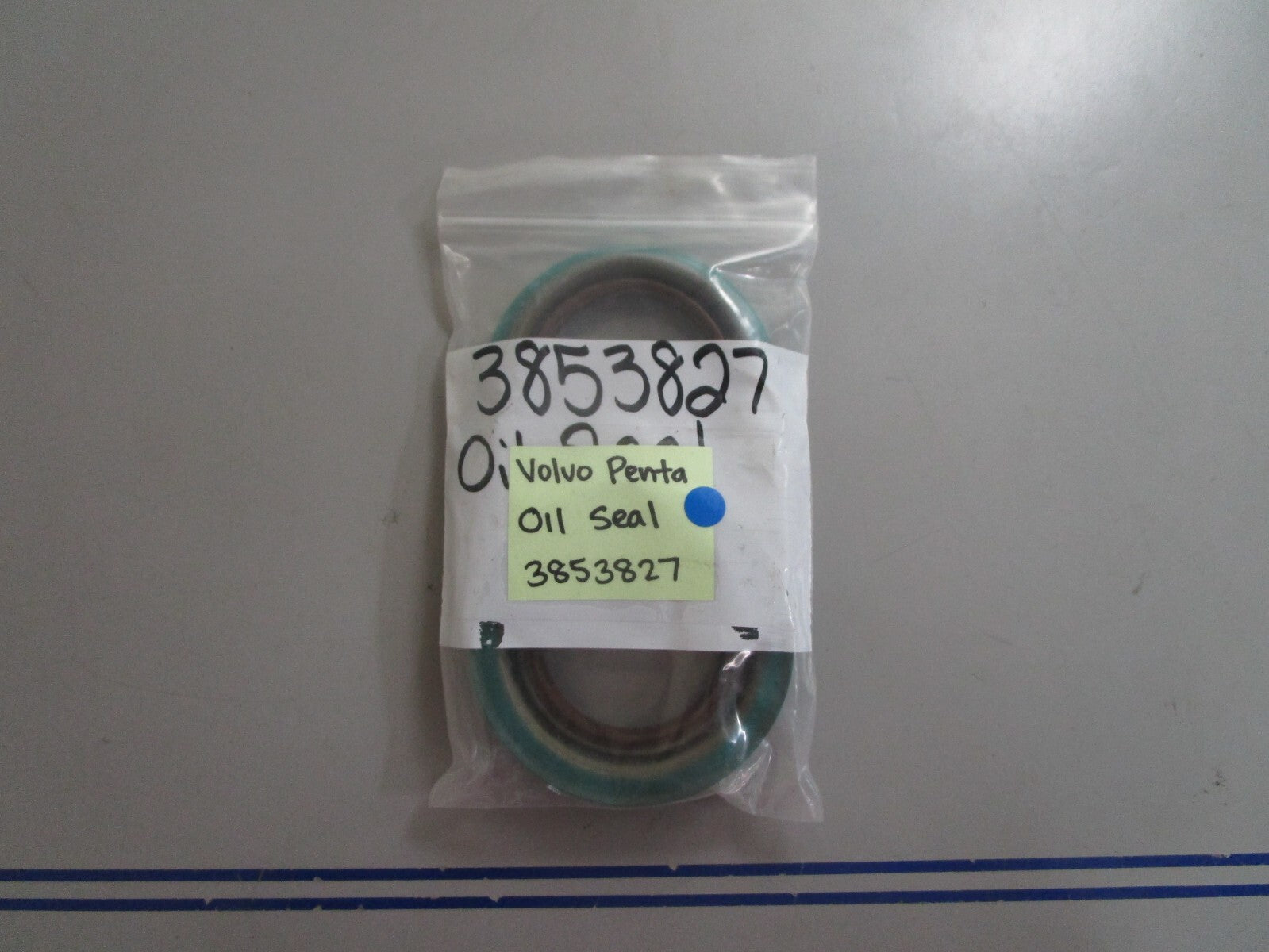 *NEW OEM* 0810 Volvo Penta Oil Seal 3853827