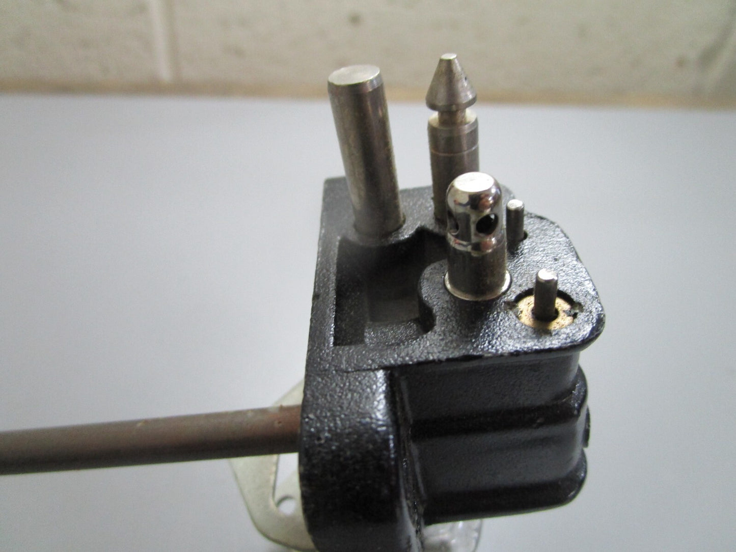 *NEW OEM* 0820 OMC Johnson Evinrude Fuel Housing 380397 0380397