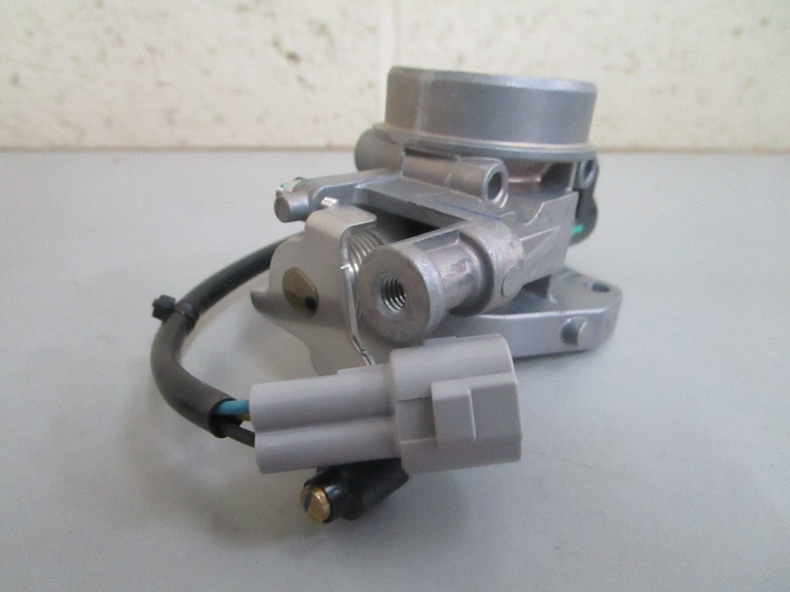 *NEW OEM* 0820 Mercury Quicksilver Throttle Body 898103T41
