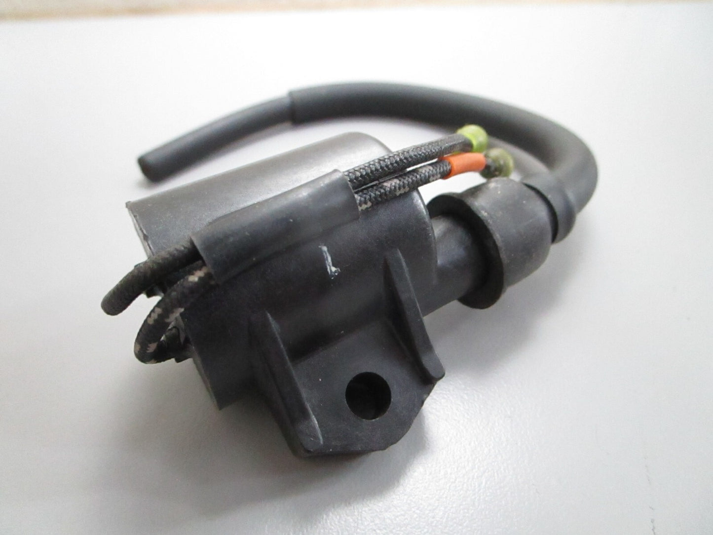 *NEW OEM* 0820 Suzuki Ignition Coil Assy 33410-95D00