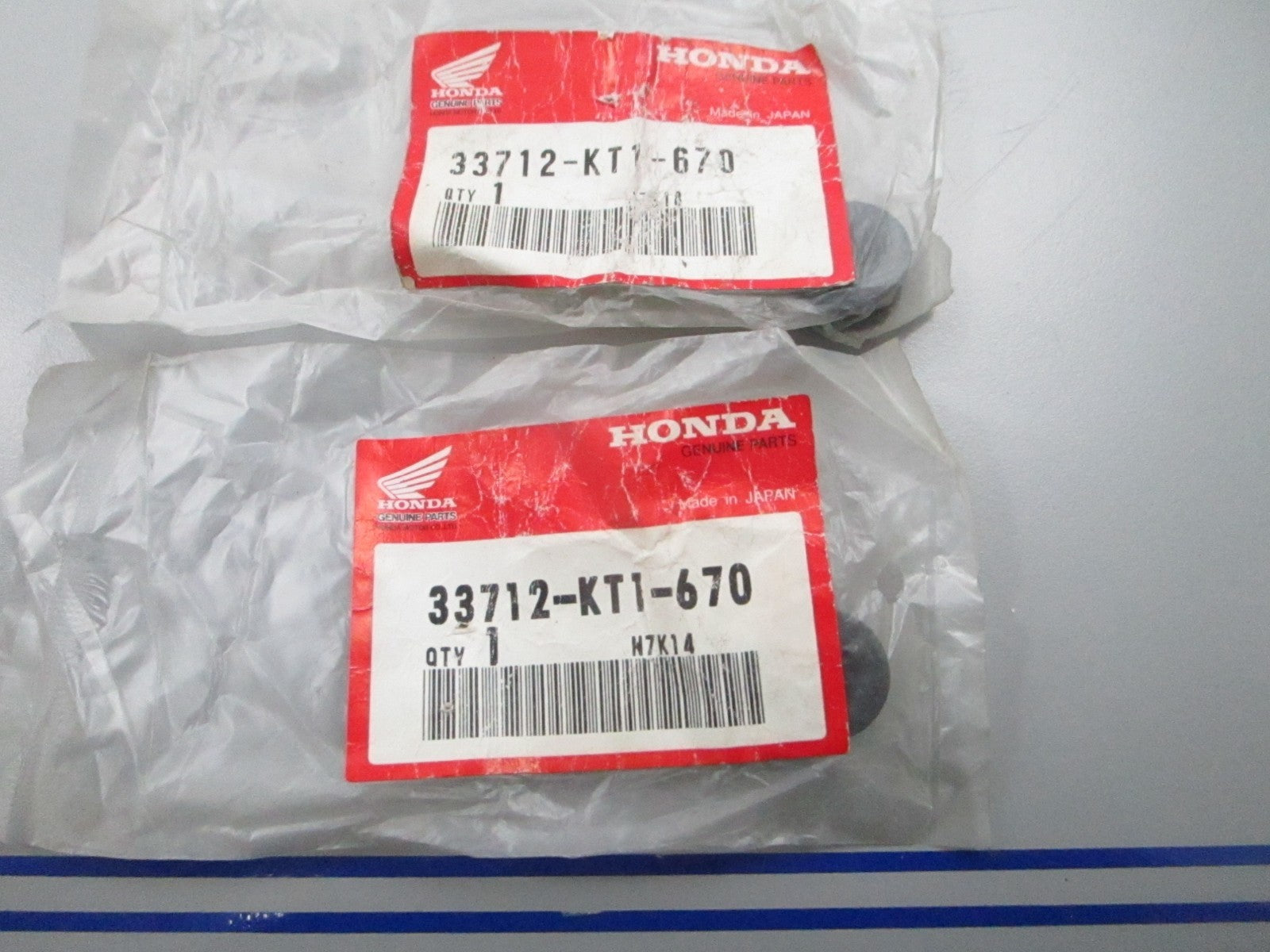 *NEW OEM* (LOT OF 2) 0810 Honda Tail Light Rubber 33712-KT1-670