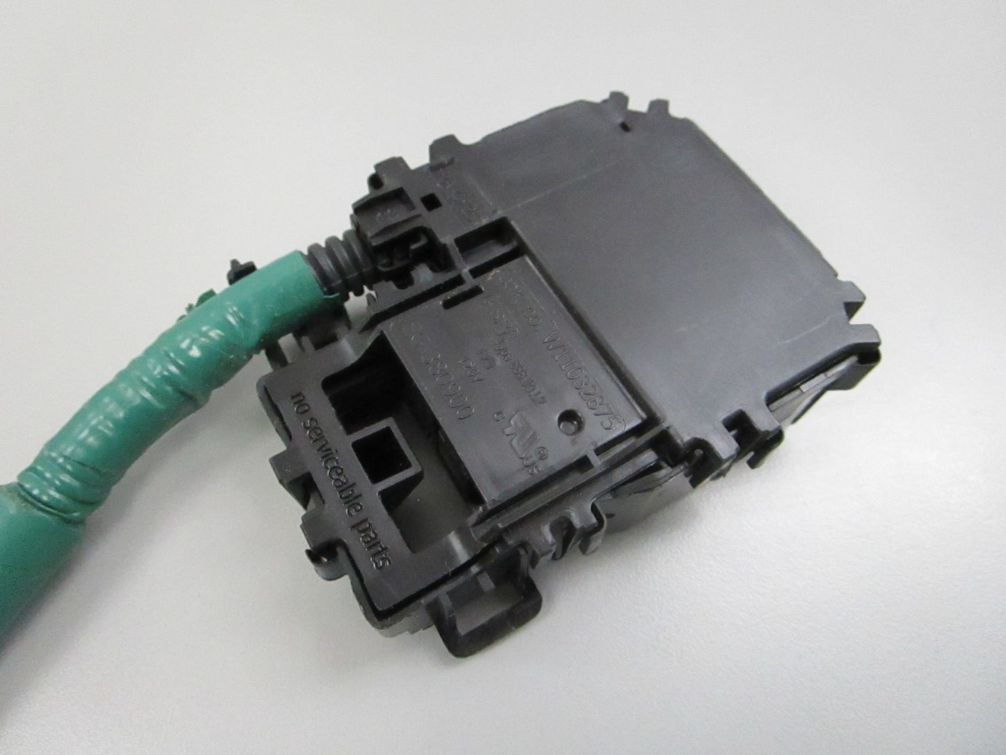 NEW OEM W11394572 Whirlpool Latch 0810