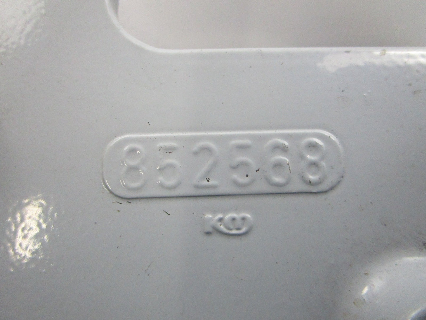 NEW OEM 852568 Volvo Penta Bracket 0810