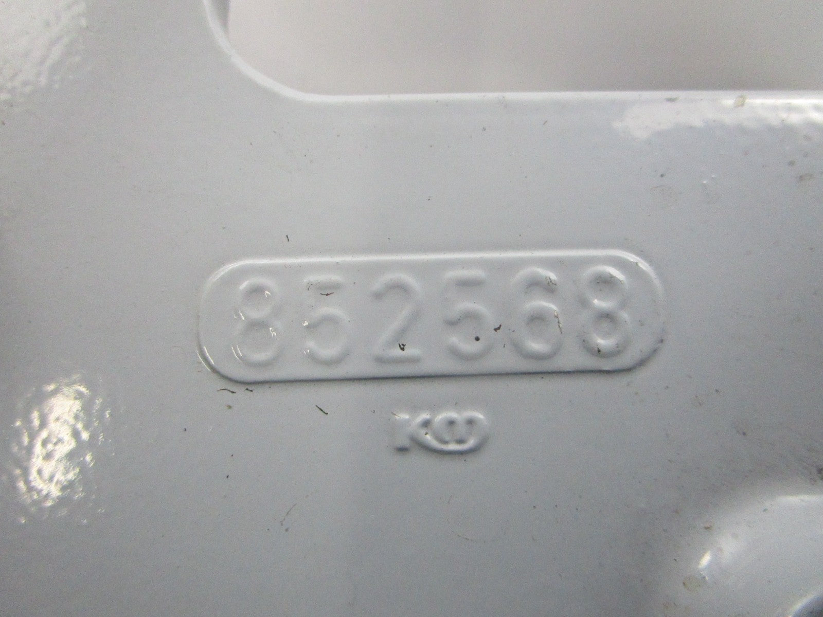 NEW OEM 852568 Volvo Penta Bracket 0810