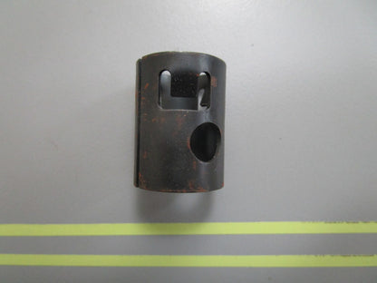 *NEW OEM* 0810 OMC Johnson Evinrude Retainer 338504 0338504