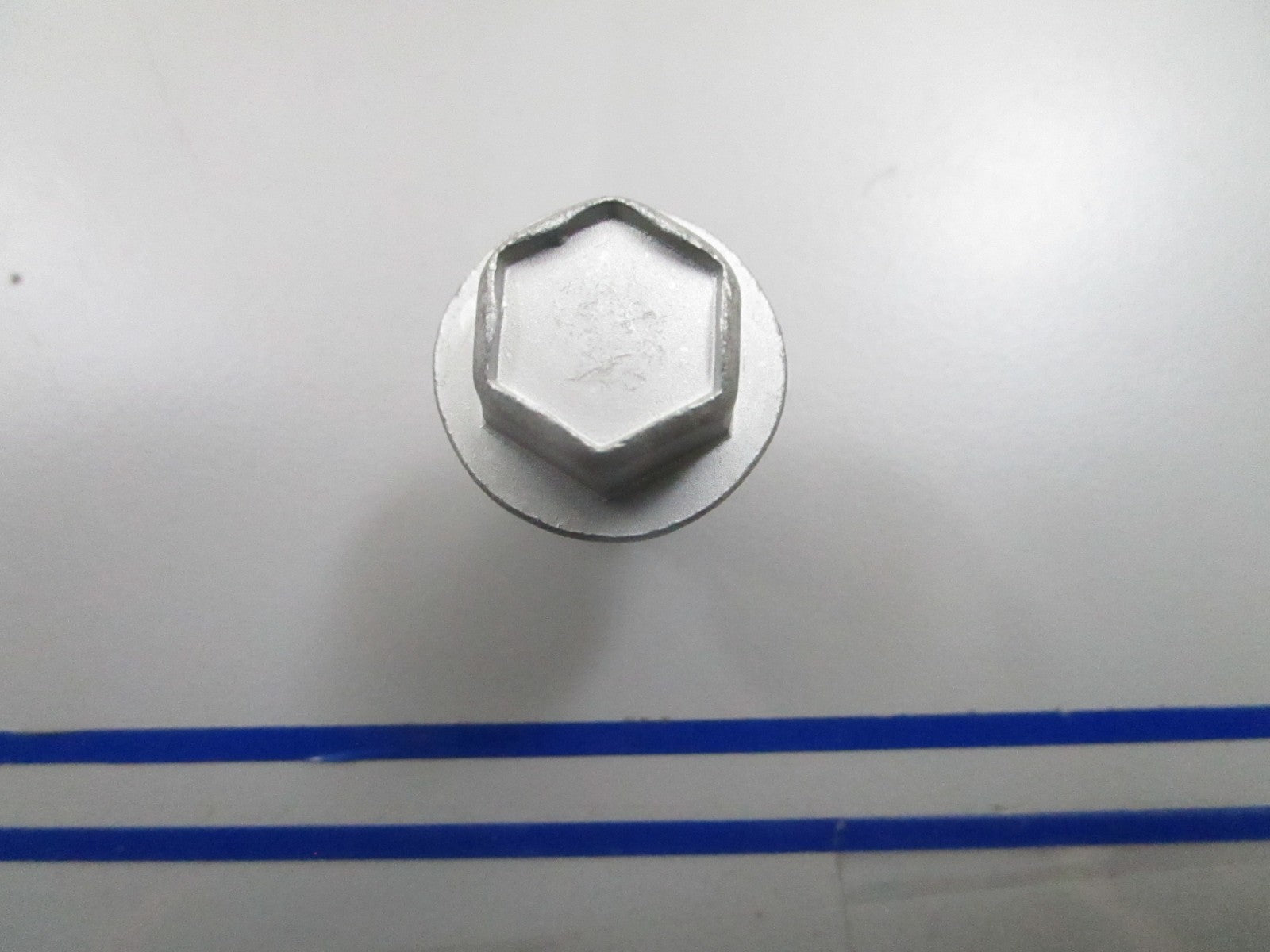 *NEW OEM* 0810 Mercury Quicksilver Drain Plug 10-895136