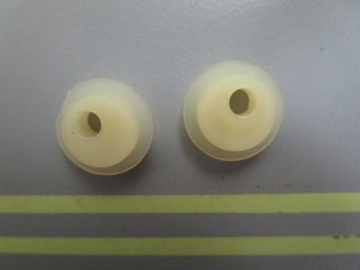 *NEW OEM* (LOT OF 2) 0810 OMC Johnson Evinrude Bushing 305456 0305456