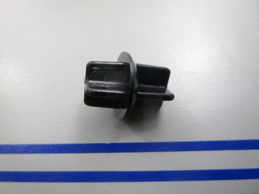 NEW OEM 315625 0315625 OMC Johnson Evinrude Pressure Relief Valve 0810