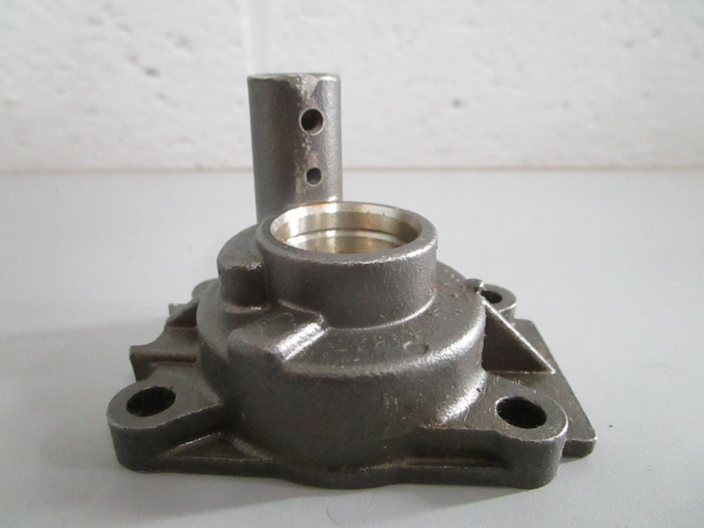 NEW OEM 17411-98504 Suzuki Water Pump Case 0820