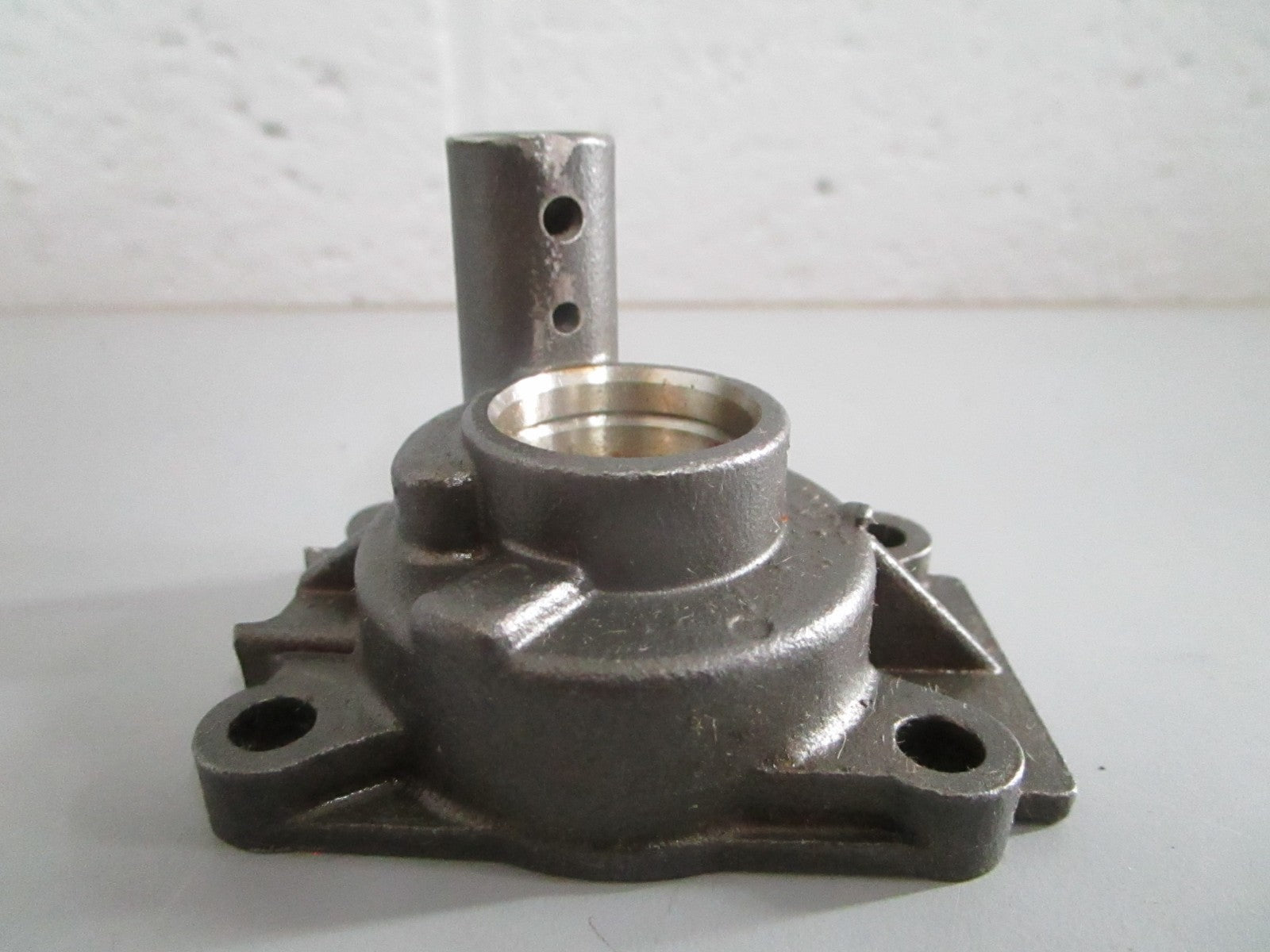 NEW OEM 17411-98504 Suzuki Water Pump Case 0820