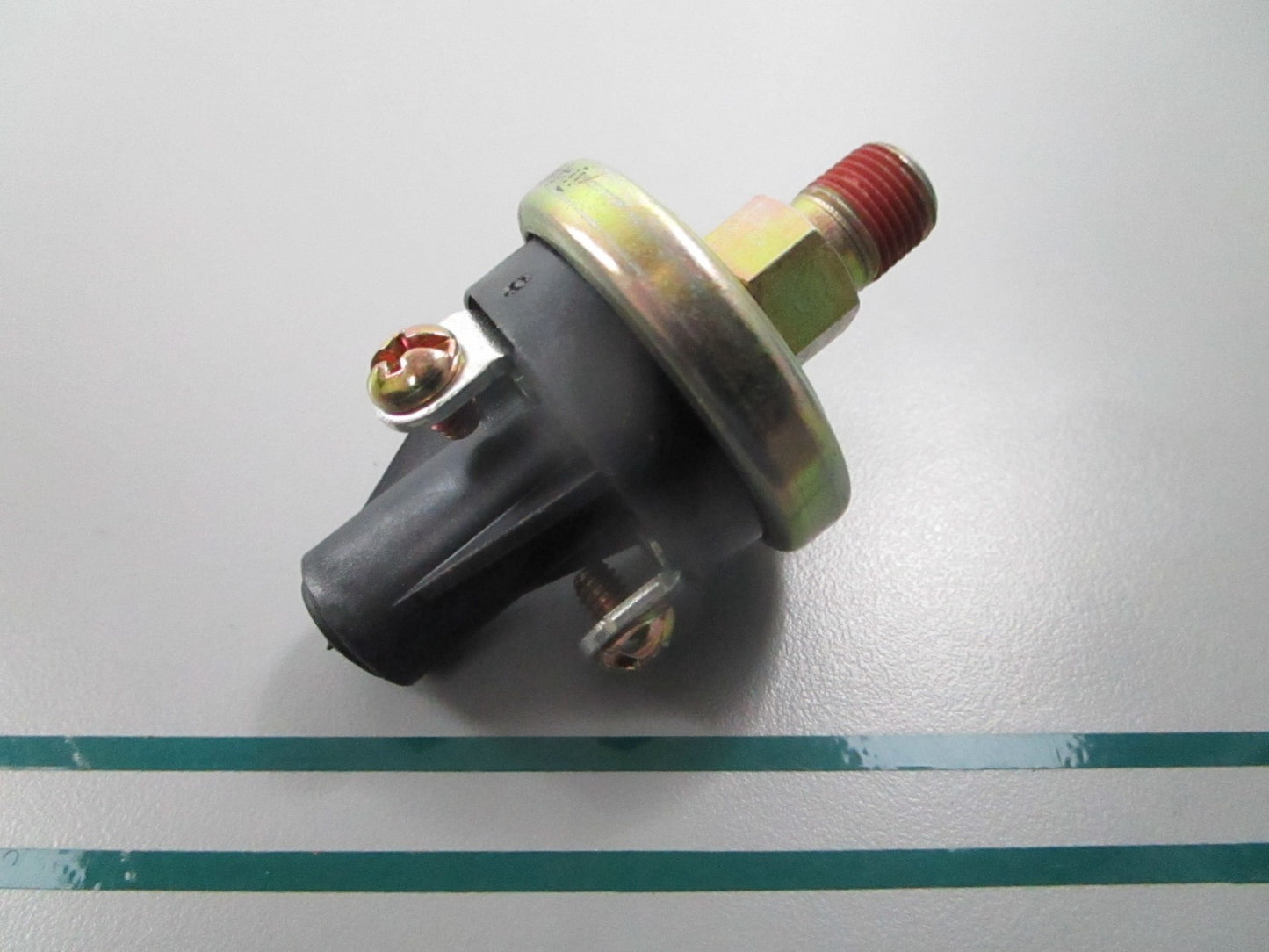 NEW OEM 0A8584 Generac 10PSI Oil Pressure Switch 0810