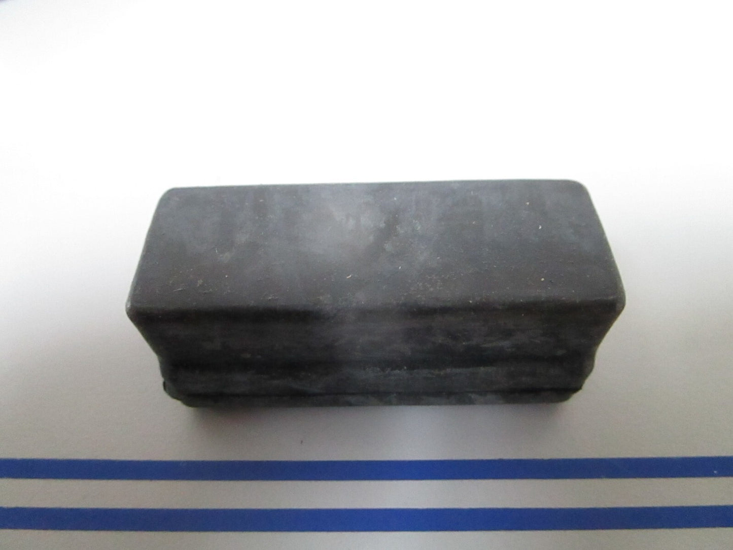 *NEW OEM* 0810 OMC Johnson Evinrude Rubber Mount 332421 0332421