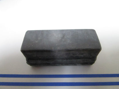 *NEW OEM* 0810 OMC Johnson Evinrude Rubber Mount 332421 0332421