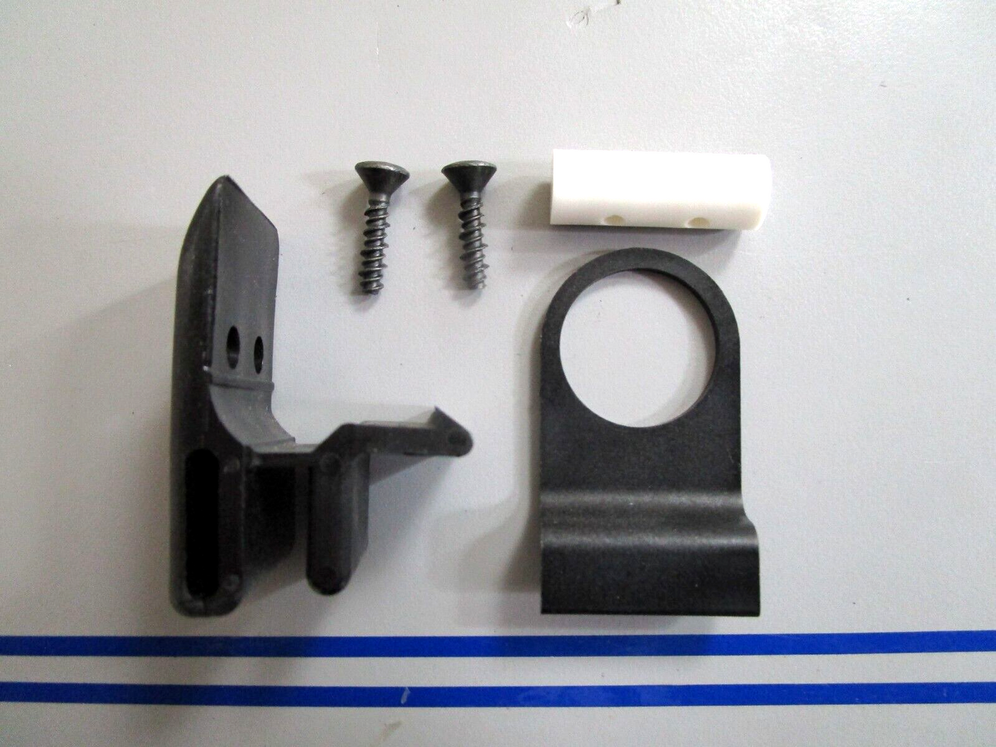 *NEW OEM* 0720 OMC Johnson Evinrude Latch Kit 394079 0394079