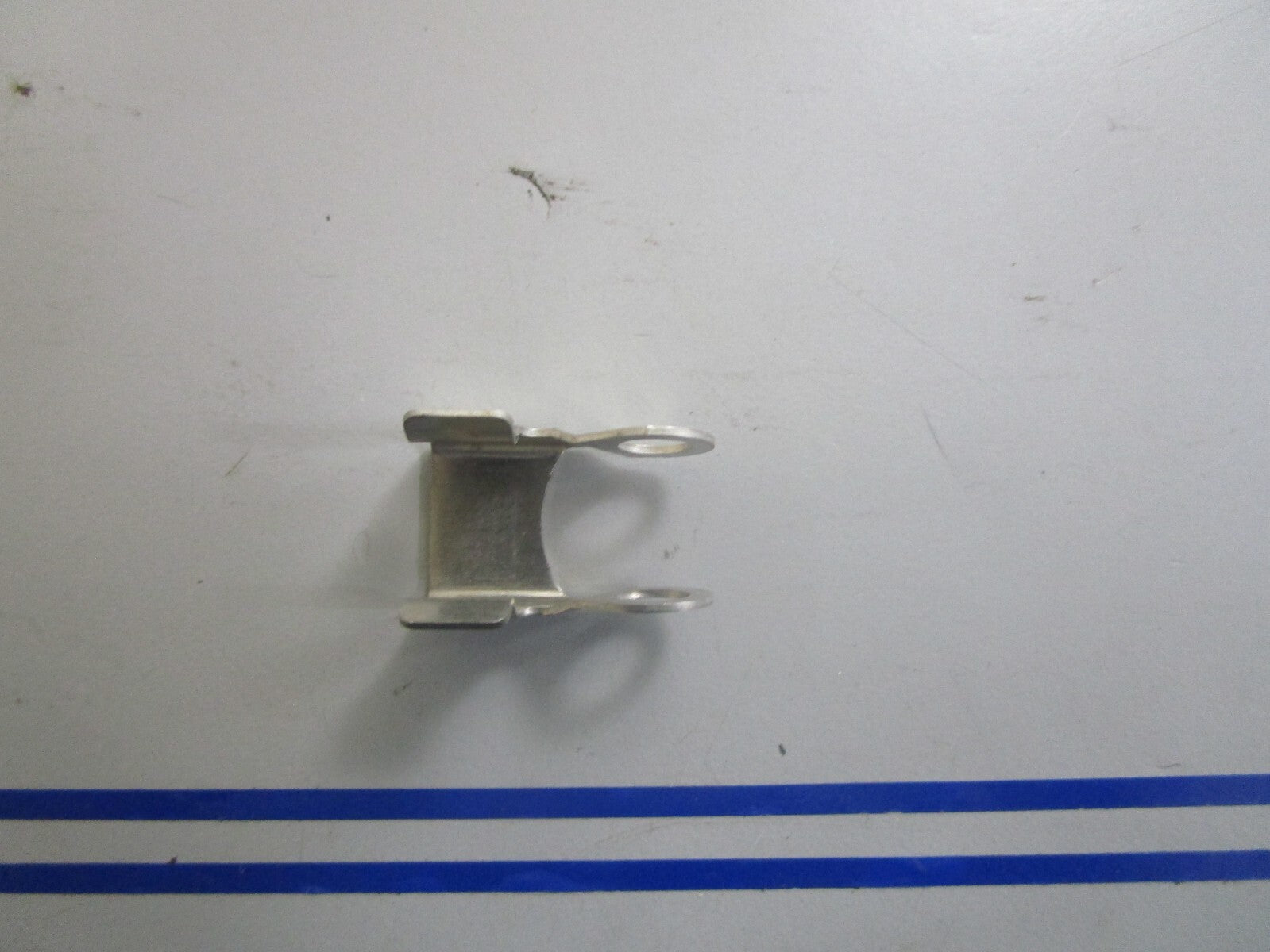 *NEW OEM* 0810 OMC Johnson Evinrude Spring Clip 123140 0123140