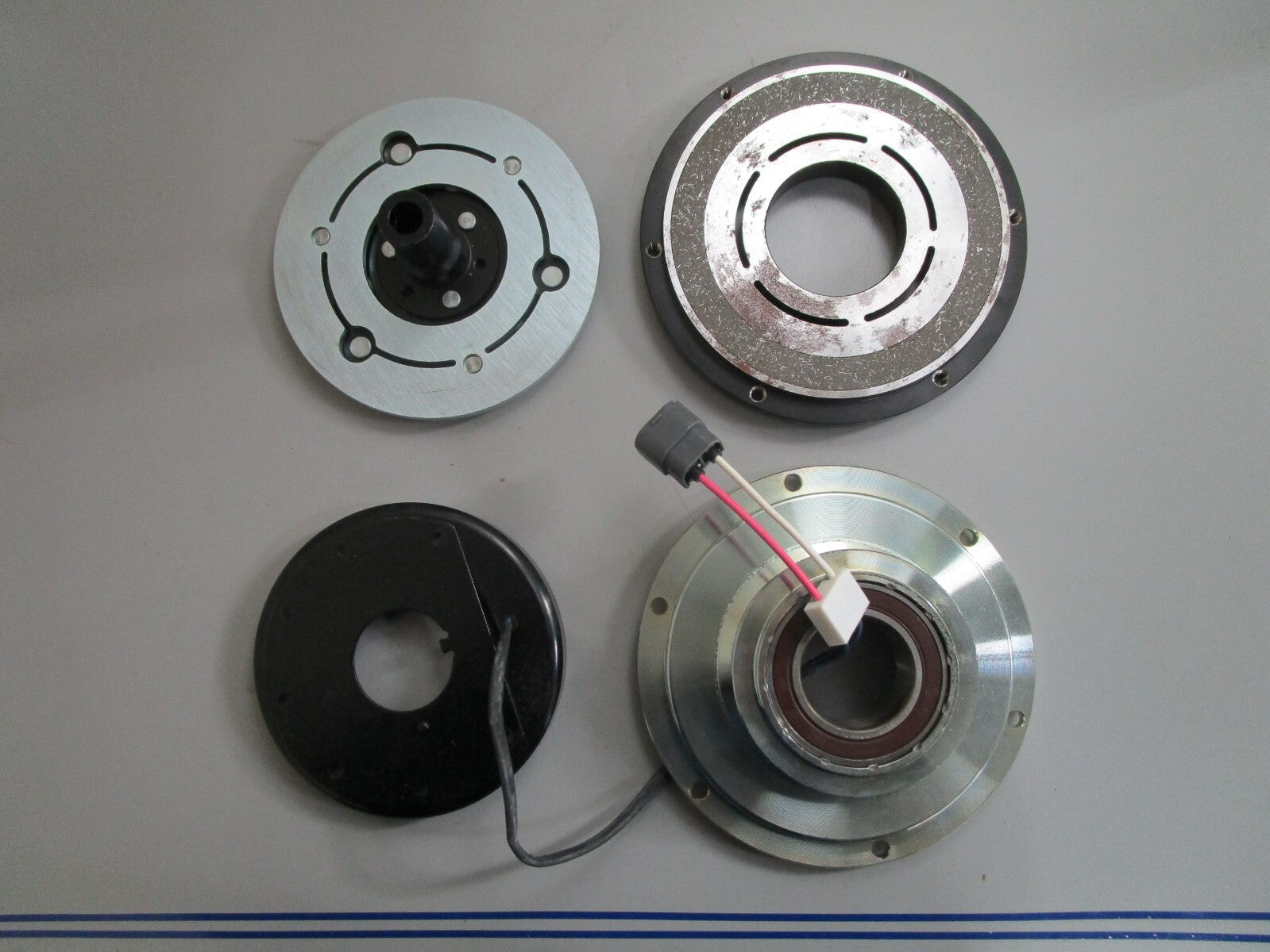 *NEW OEM* 0820 Volvo Penta V2 Compressor Clutch 21325457