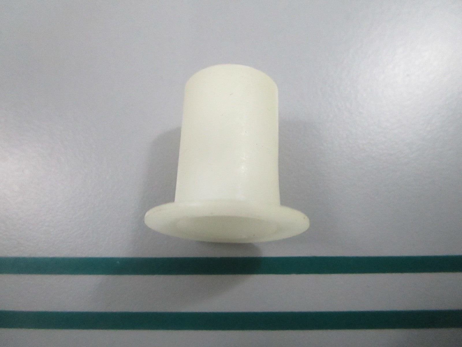 NEW OEM 319961 0319961 OMC Johnson Evinrude Bushing 0810