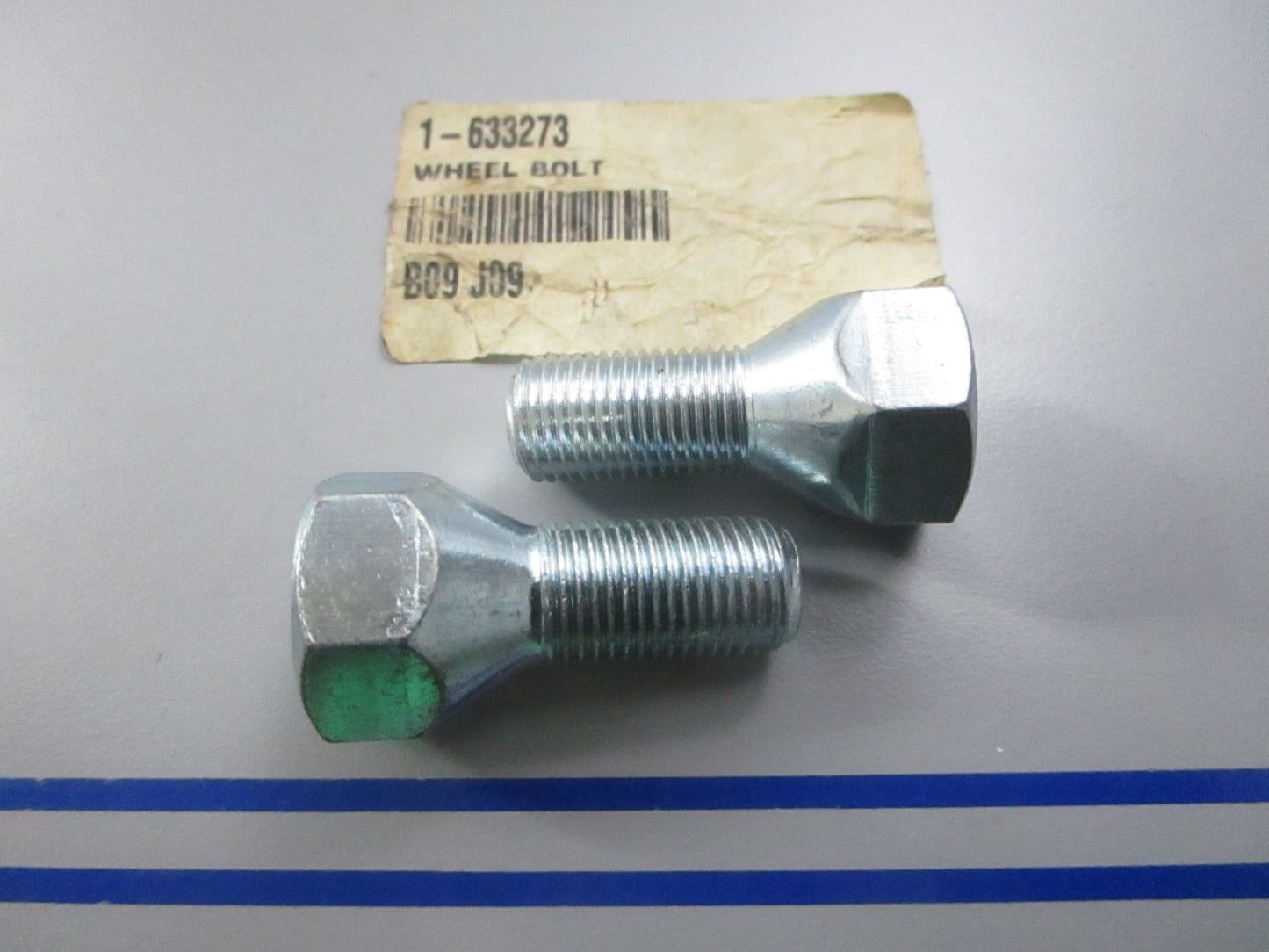 NEW OEM (LOT OF 2) 633273 Toro Wheel Bolt 0810