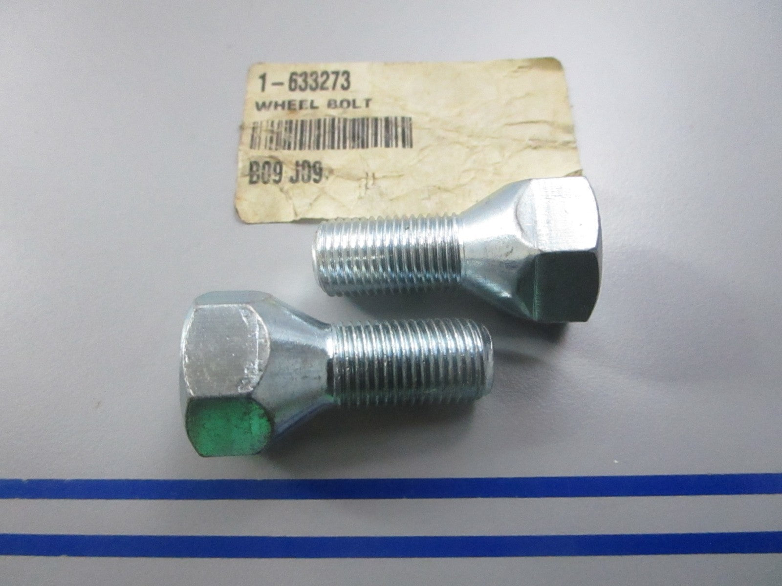 NEW OEM (LOT OF 2) 633273 Toro Wheel Bolt 0810