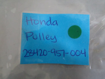 NEW OEM 28420-957-004 Honda Pulley 0820