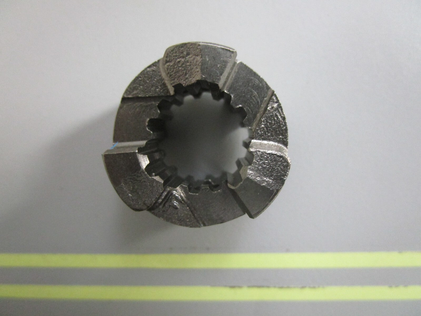 *NEW OEM* 0820 OMC Johnson Evinrude Clutch Dog Shifter 5030280