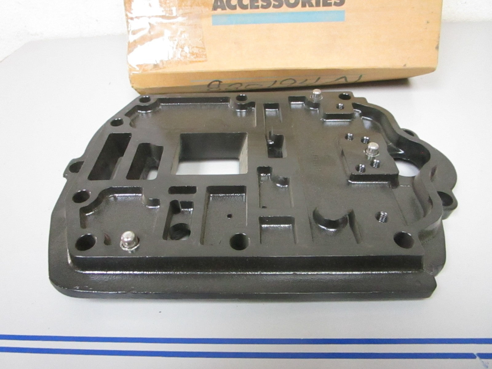 NEW OEM 820194A1 Mercury Force 90 120 hp 1995 1996 1997 Exhaust Plate 0720