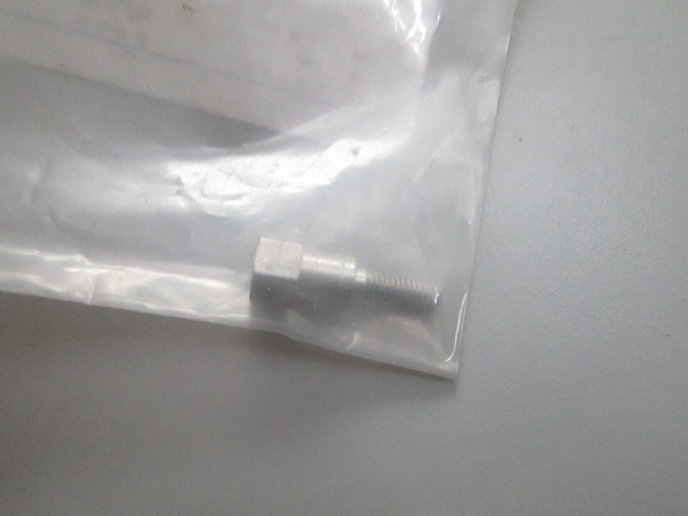 *NEW OEM* 0810 OMC Johnson Evinrude Pivot Screw 344597 0344597