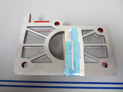 *NEW OEM* 0720 Volvo Penta Heat Exchanger Cover 831890