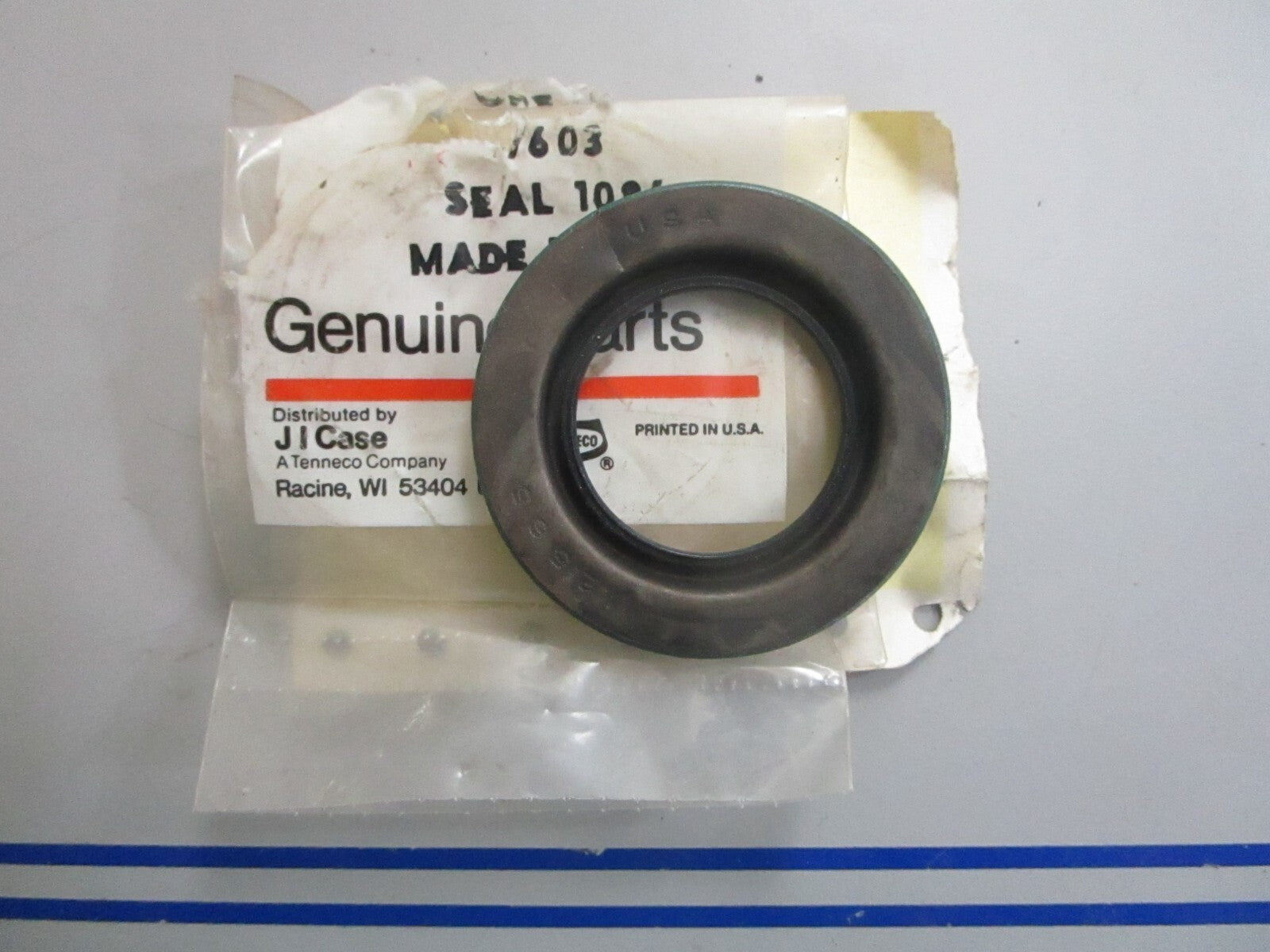 *NEW OEM* 0820 Case IH Seal 17603