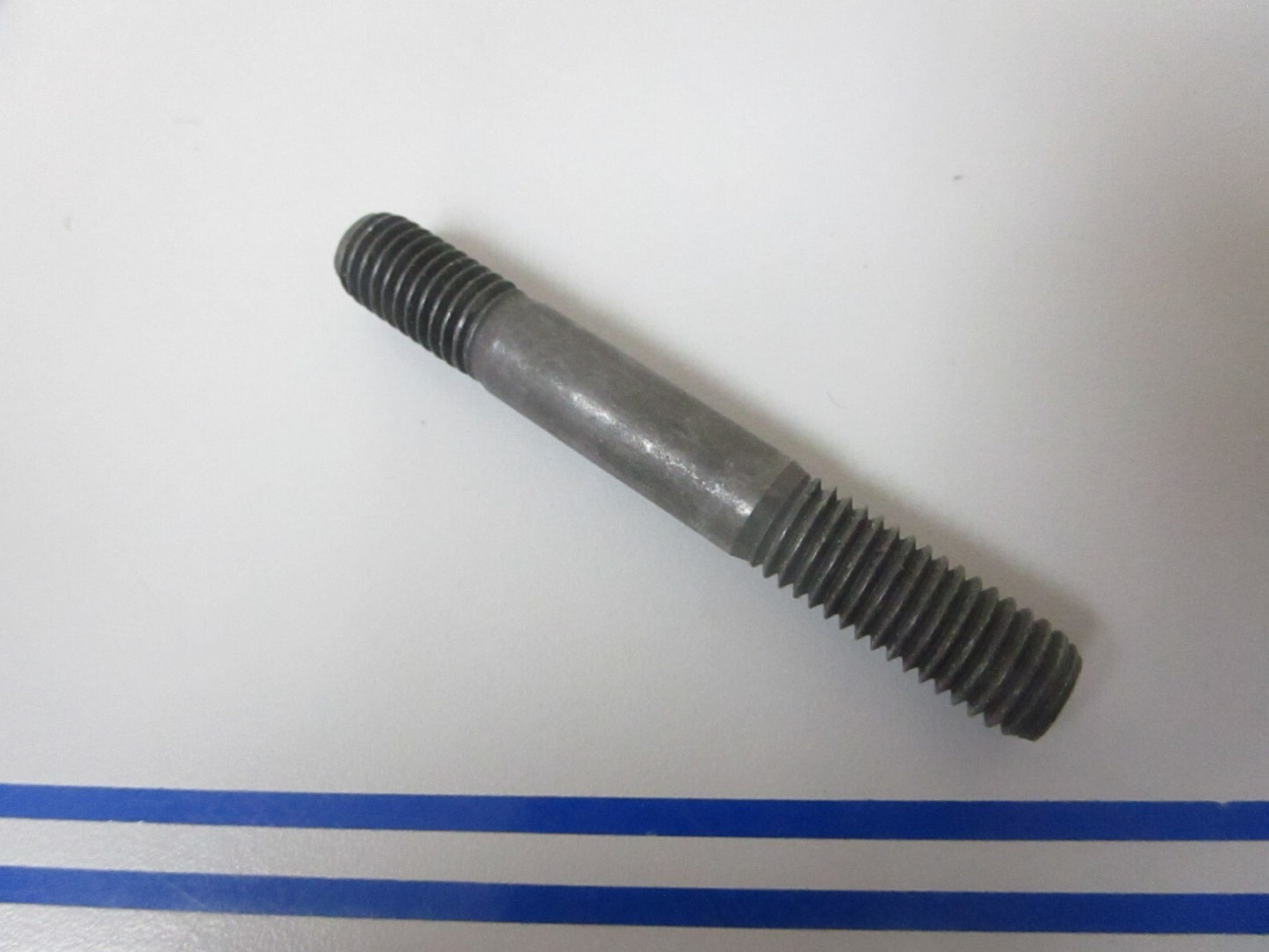 *NEW OEM* 0810 Volvo Penta Stud 953077