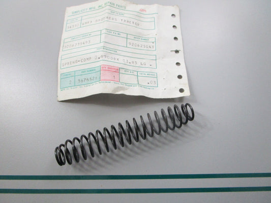 NEW OEM 1676526 Simplicity Spring 0810