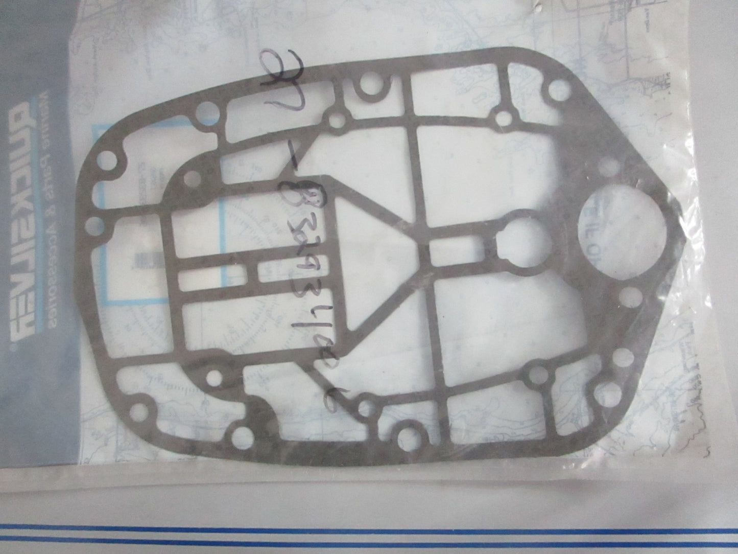NEW OEM 27-832934006 Mercury Quicksilver Gasket 0820