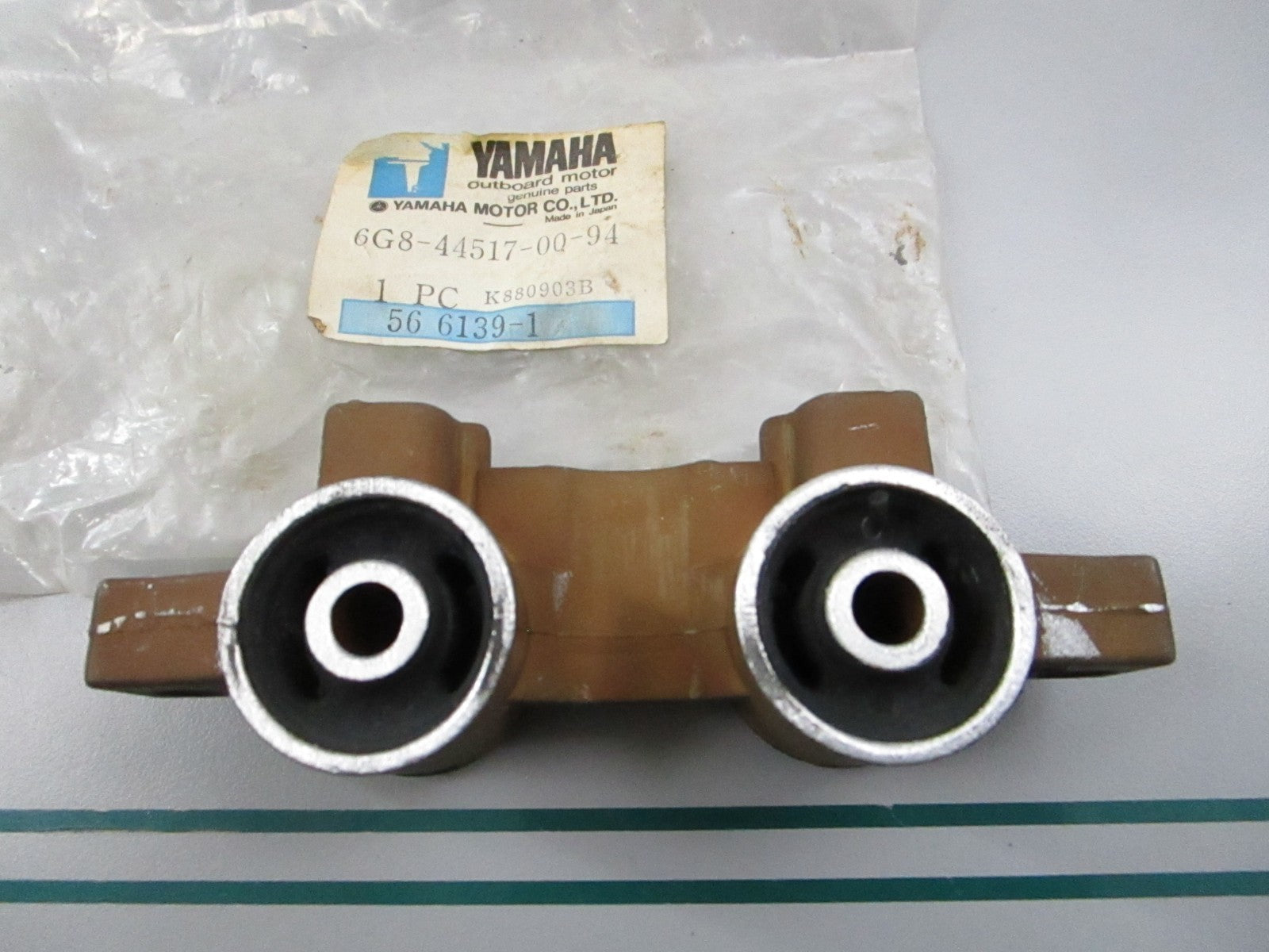 NEW OEM 6G8-44517-00-94 Yamaha Upper Rubber Mount 0810