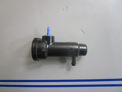 *NEW OEM* 0810 OMC Johnson Evinrude Housing & Nipple Assembly 394337 0394337