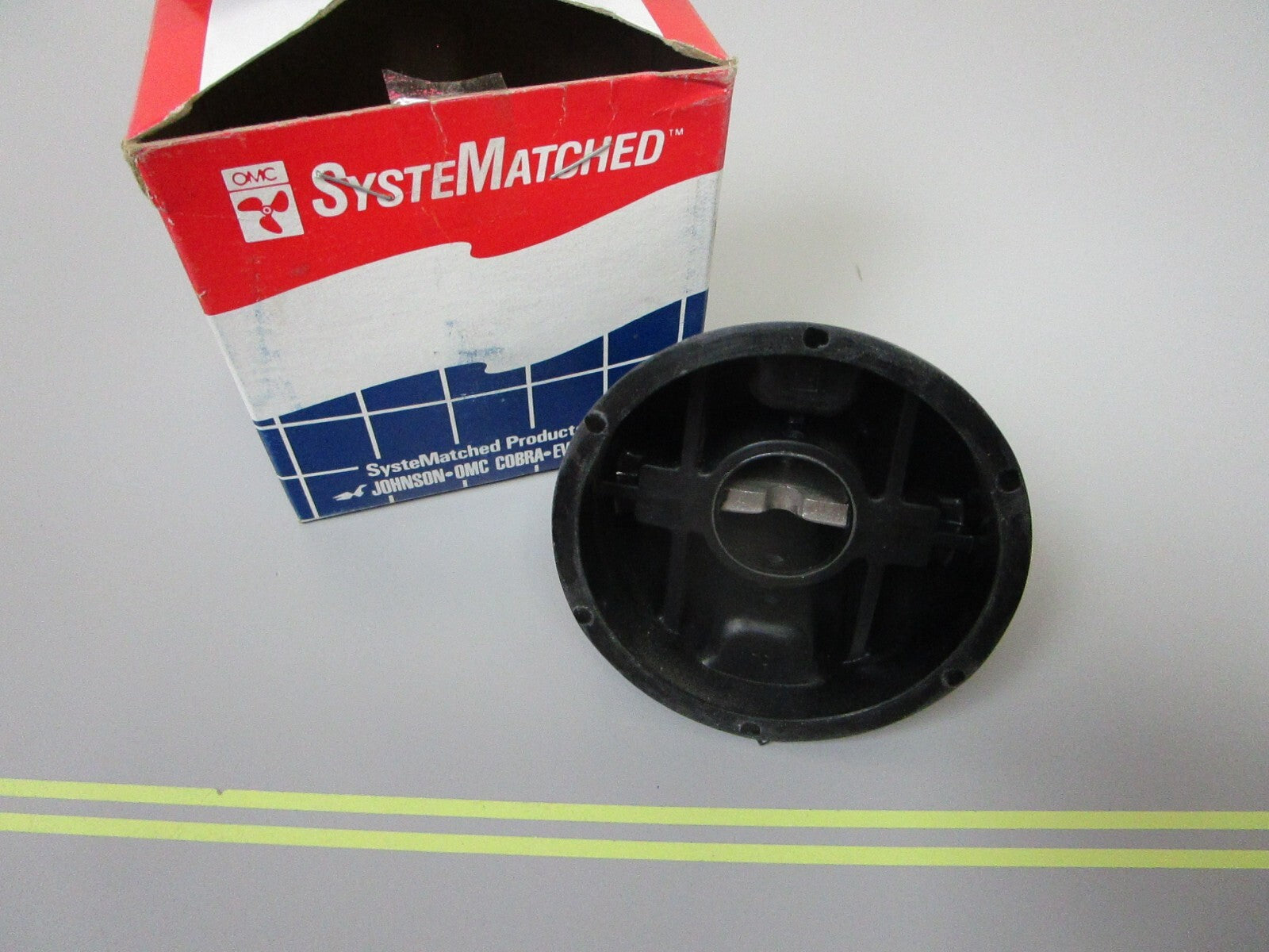 *NEW OEM* 0810 OMC Johnson Evinrude Propeller Cone 379798 0379798