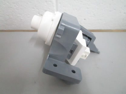 *NEW OEM* 0820 Whirlpool Water Pump W10876600