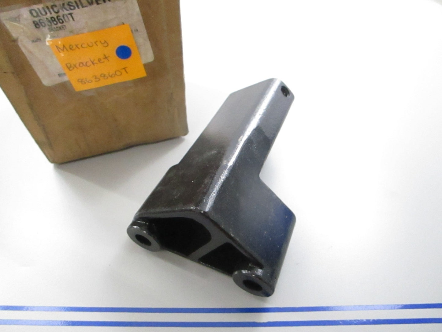 *NEW OEM* 0810 Mercury Quicksilver Bracket 863860T