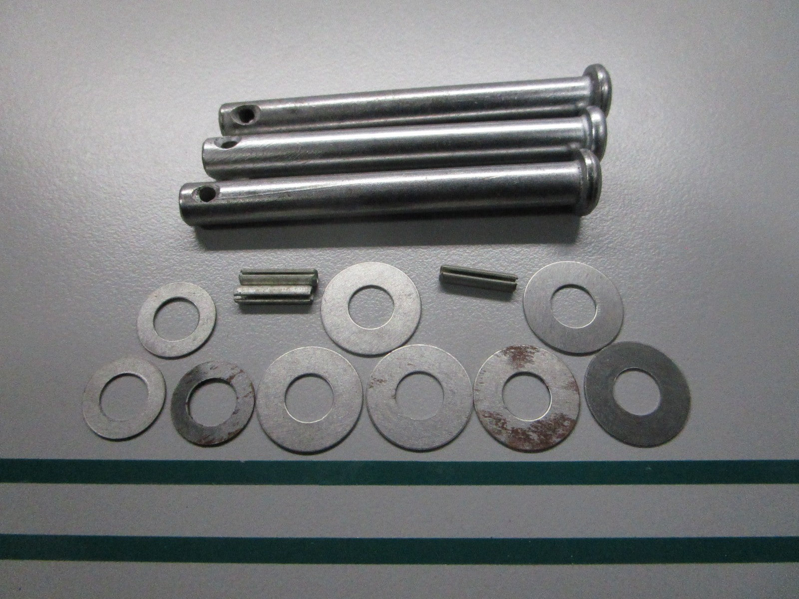 NEW 205299 Comet Pivot & Roll Pin Kit 0810