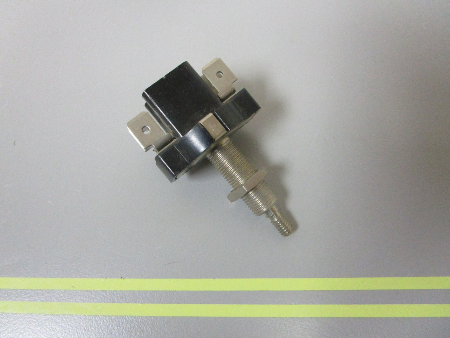 *NEW OEM* 0810 Volvo Penta Switch 819079