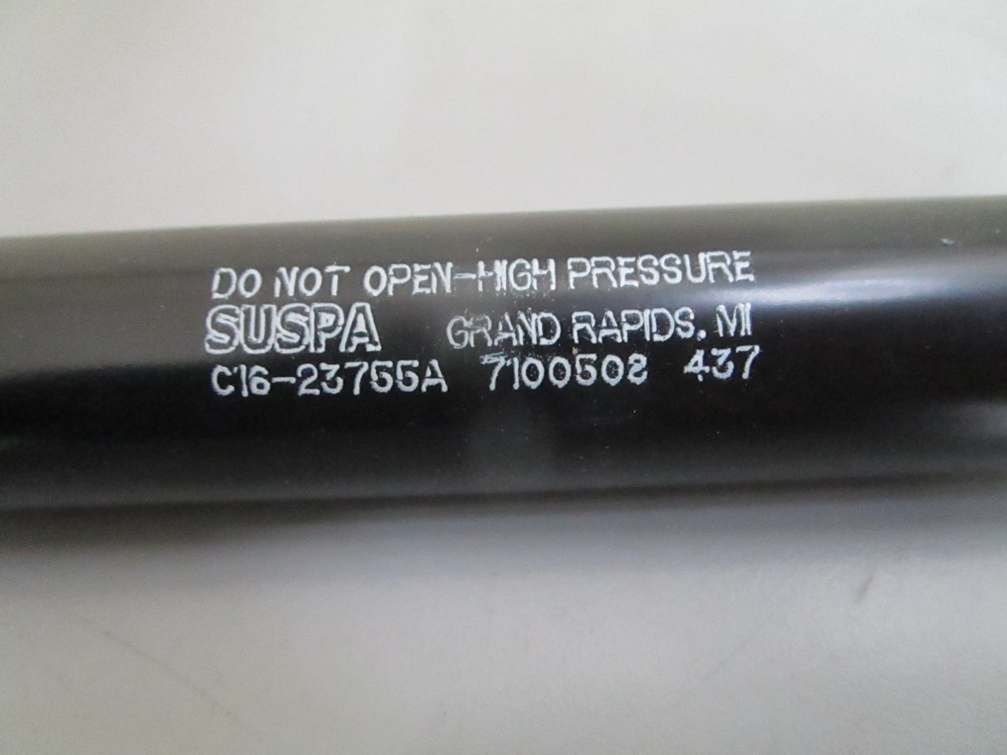 *NEW OEM* 0820 Bobcat Gas Spring 7100508