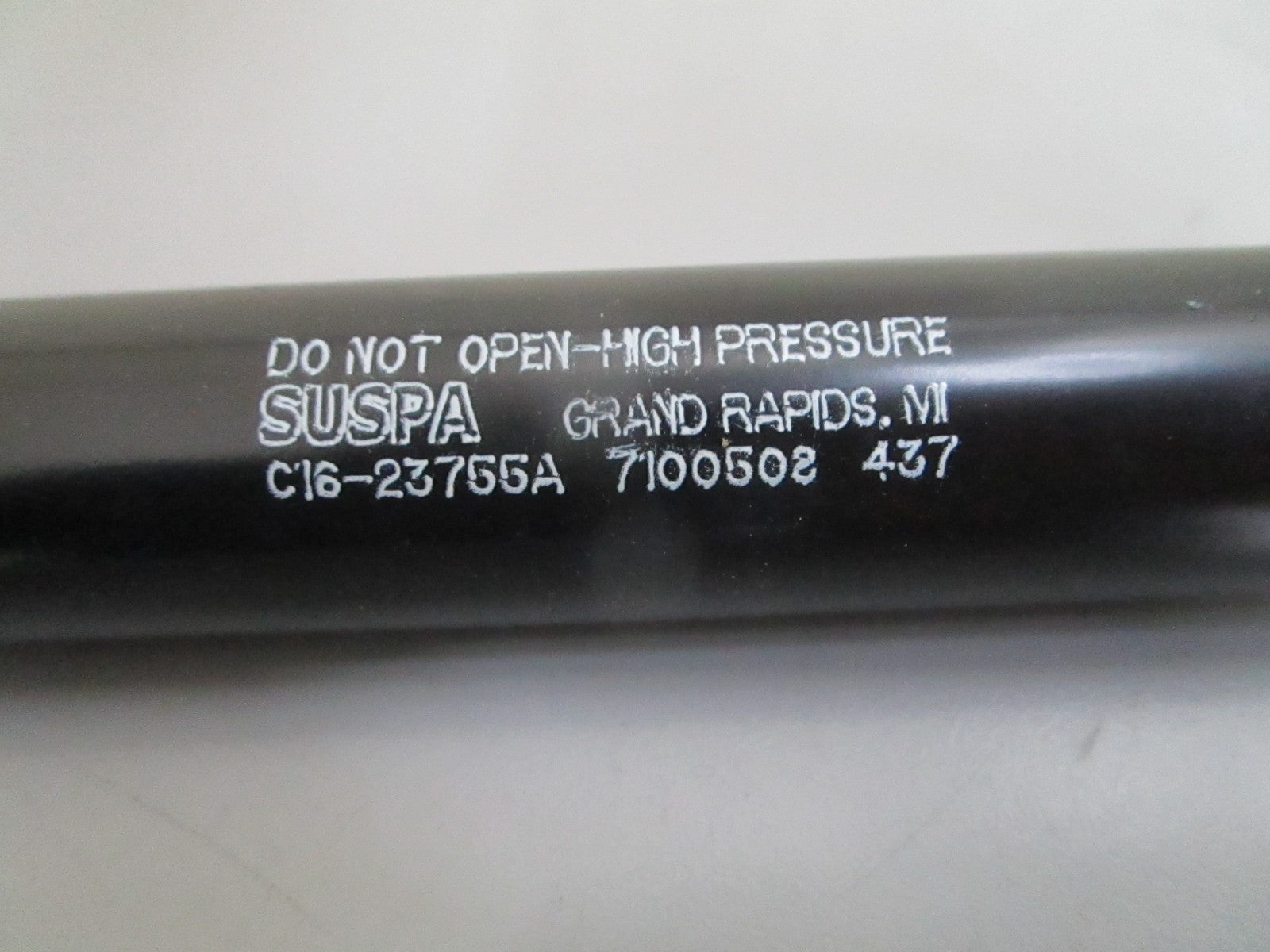 *NEW OEM* 0820 Bobcat Gas Spring 7100508