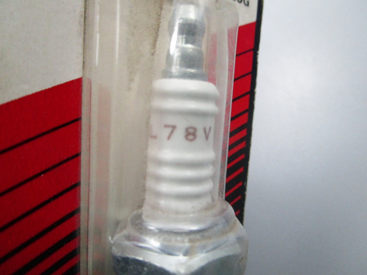 NEW L78V Champion Spark Plug 0810
