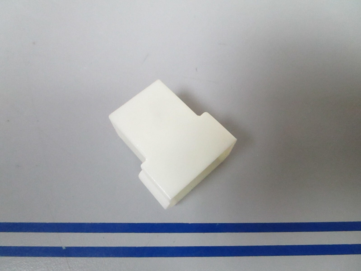 *NEW OEM* 0810 Volvo Penta Housing 948855