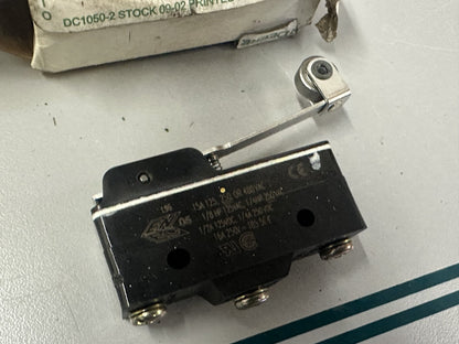 OEM JOHN DEERE TCA51291 Latch 0700