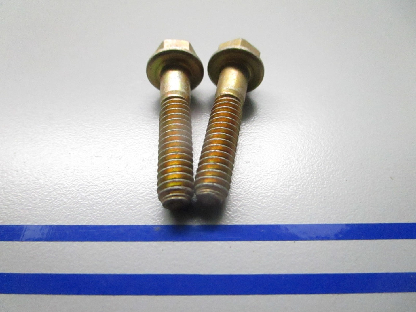*NEW OEM* (LOT OF 2) 0720 OMC Johnson Evinrude Screw 314951 0314951