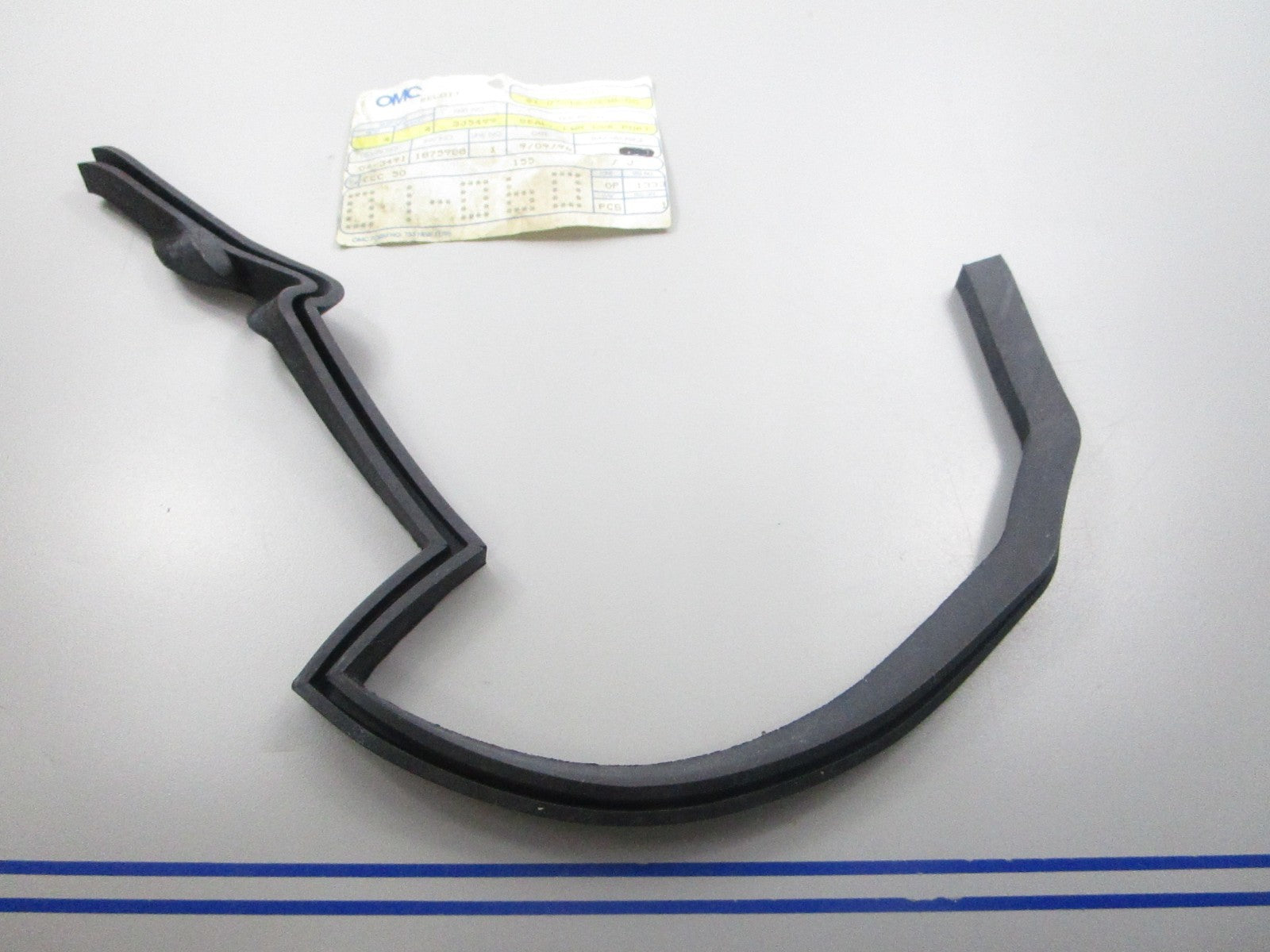NEW OEM 335499 0335499 OMC Johnson Evinrude Lower Cover Seal 0810