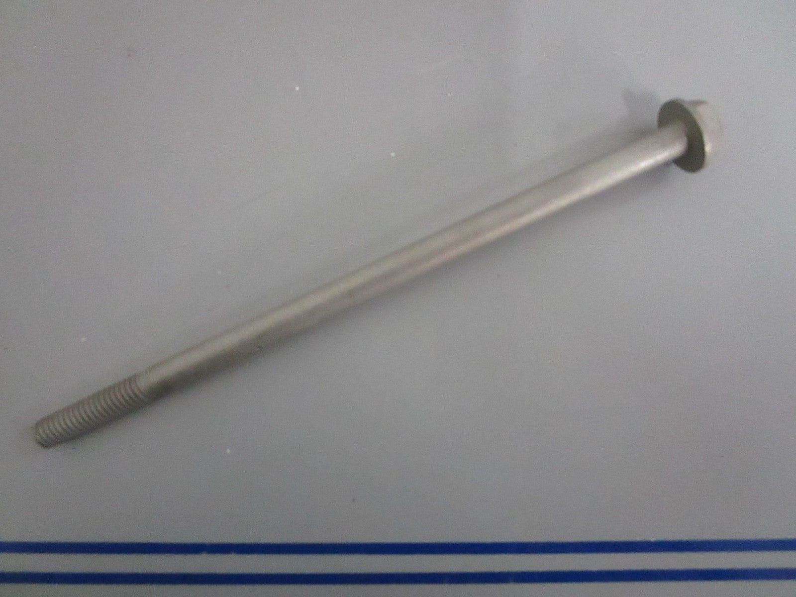*NEW OEM* 0820 Volvo Penta Center Bolt 824522
