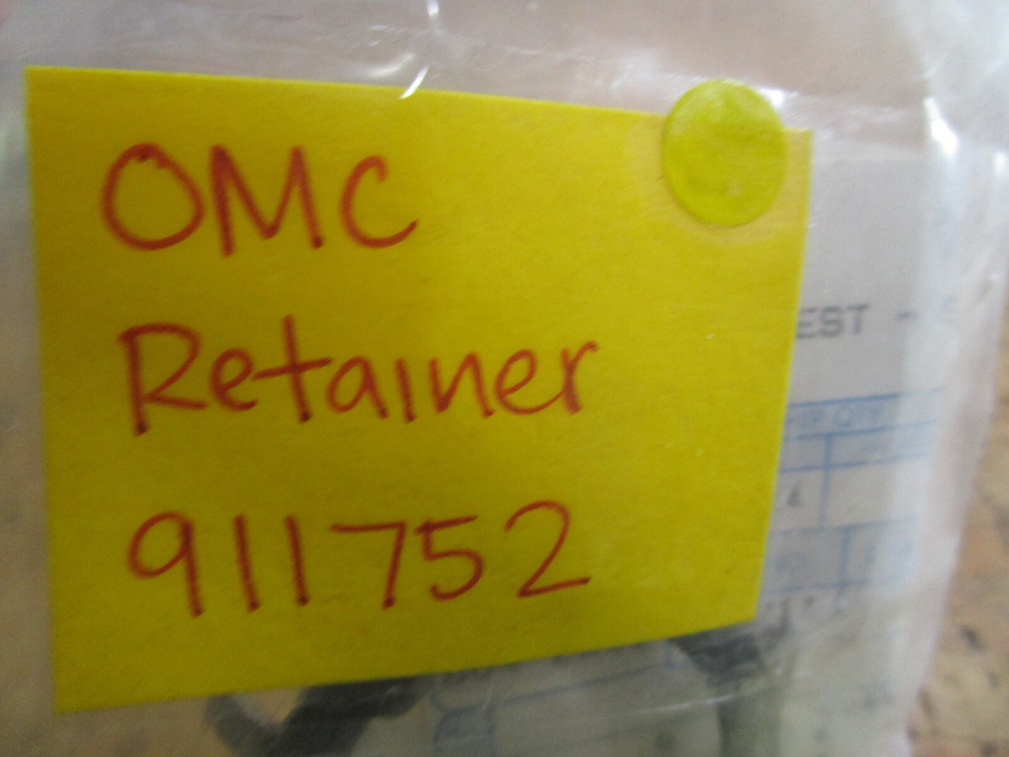 *NEW OEM* 0810 OMC Johnson Evinrude Retainer 911752 0911752